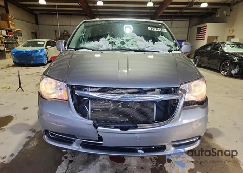 2016 Chrysler Town & Country Touring z USA, uszkodzony, nr VIN 2C4RC1BG4GR212737